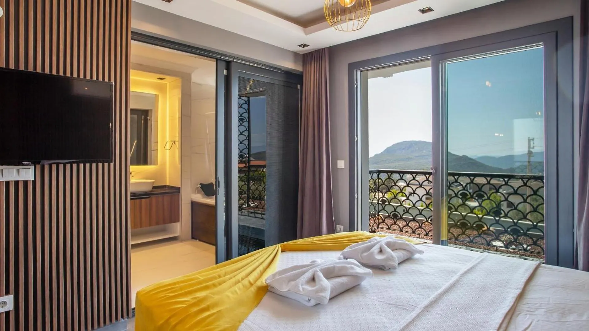 Oludeniz 4 Bedroom Villa - 9318 Fethiye
