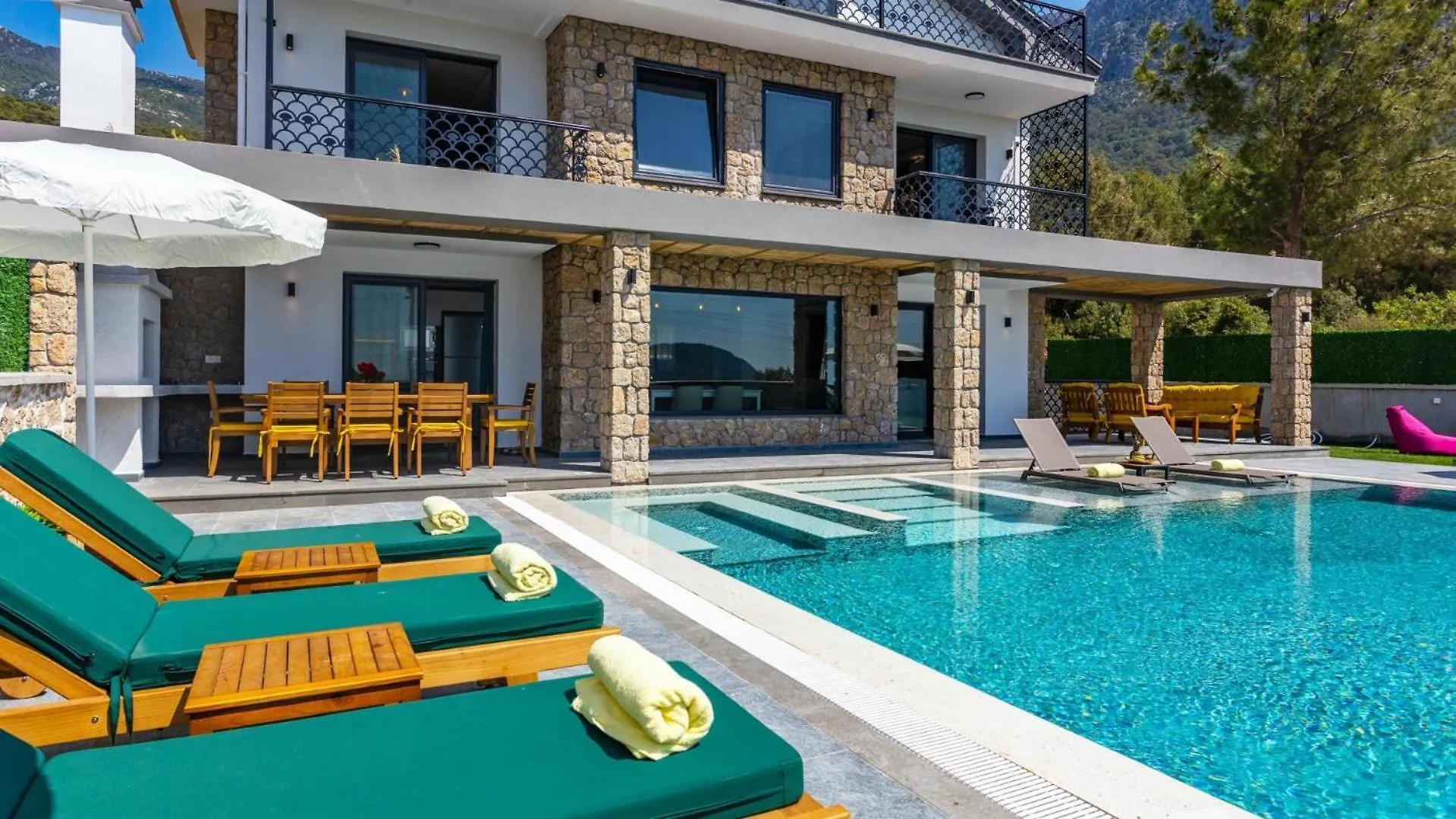 Oludeniz 4 Bedroom Villa - 9318 Fethiye