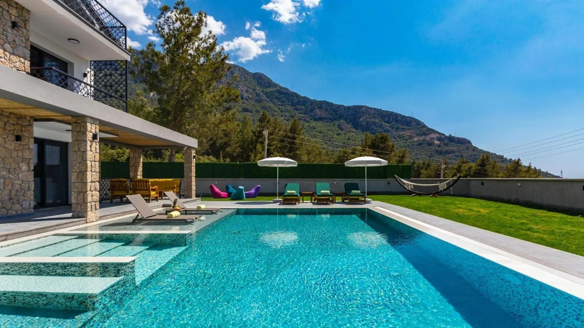 Oludeniz 4 Bedroom Villa - 9318 Fethiye