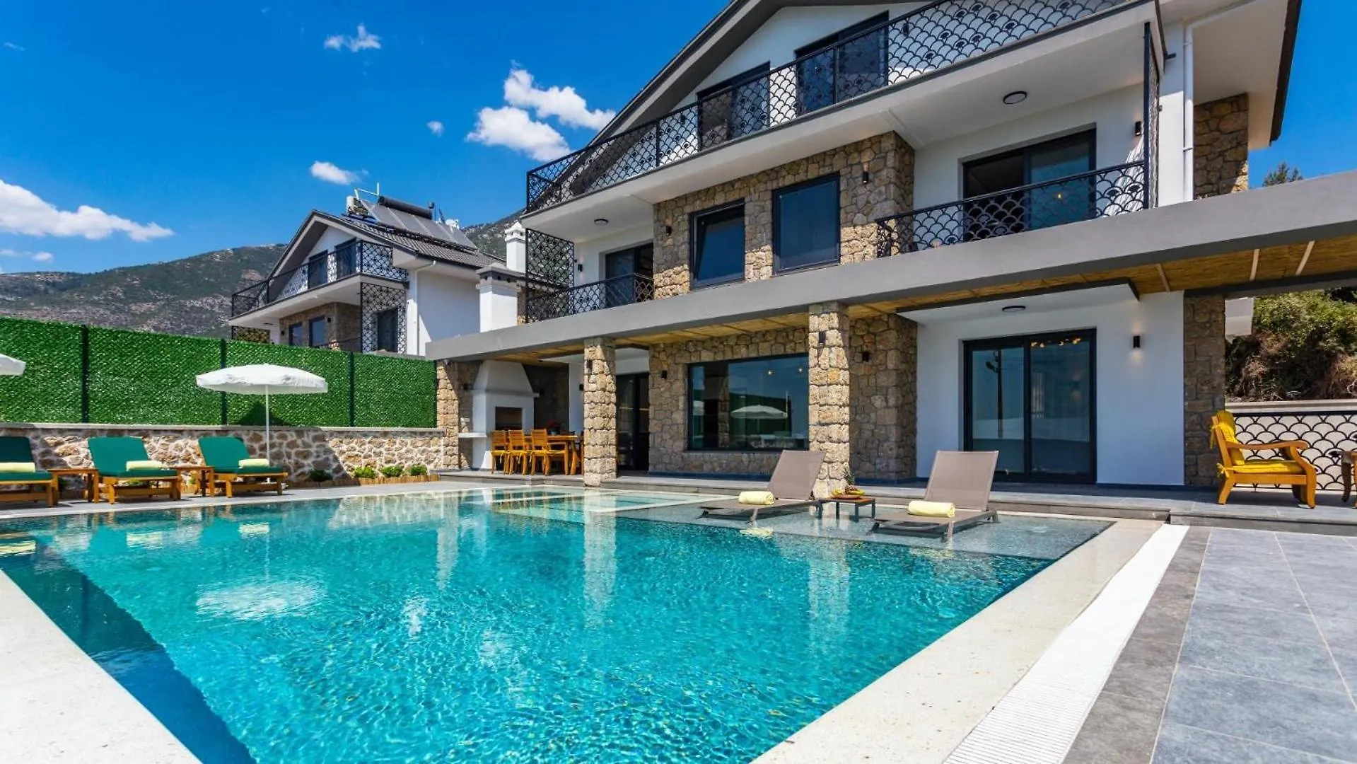 Oludeniz 4 Bedroom Villa - 9318 Fethiye