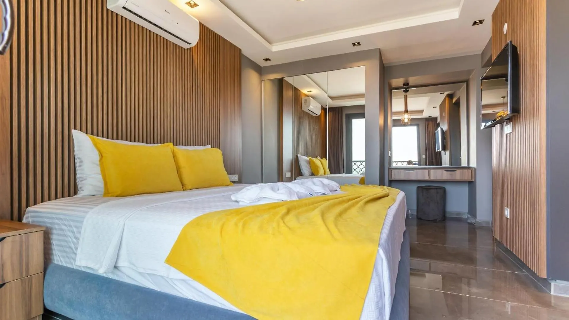 Oludeniz 4 Bedroom Villa - 9318 Fethiye