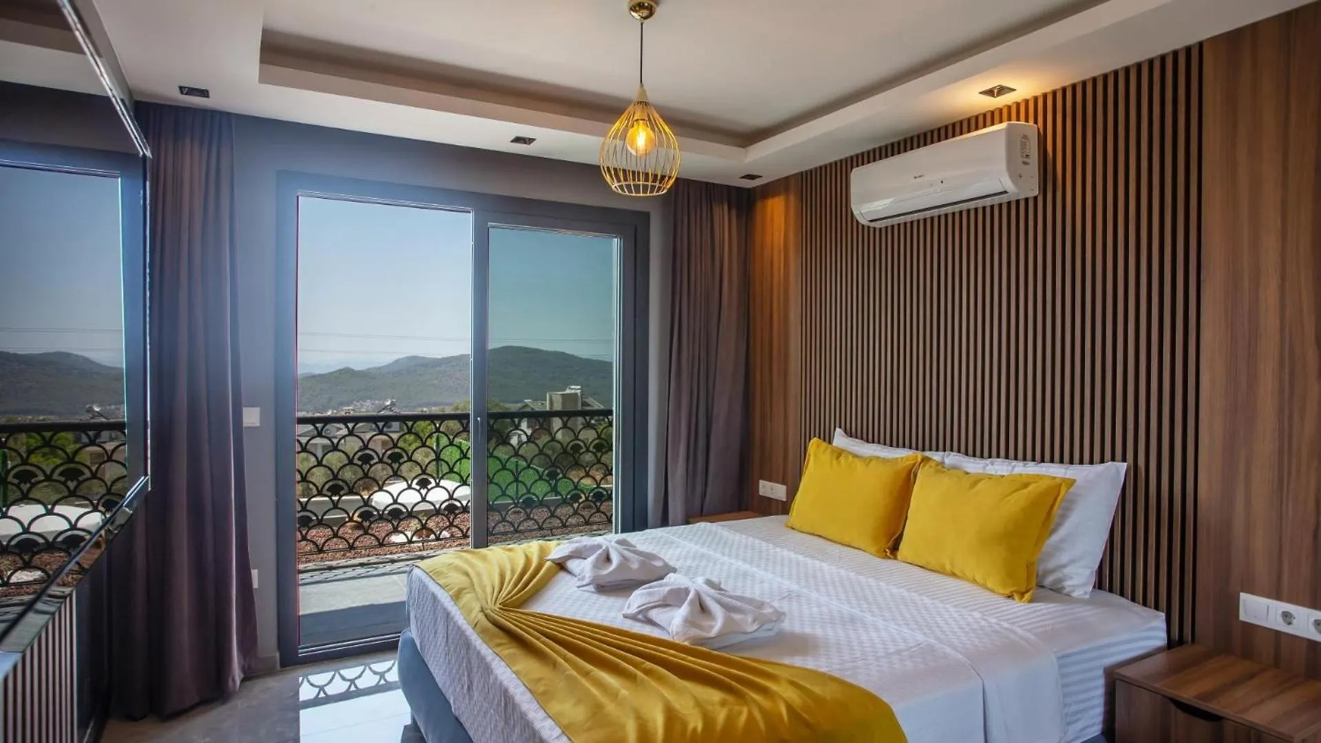 Oludeniz 4 Bedroom Villa - 9318 Fethiye