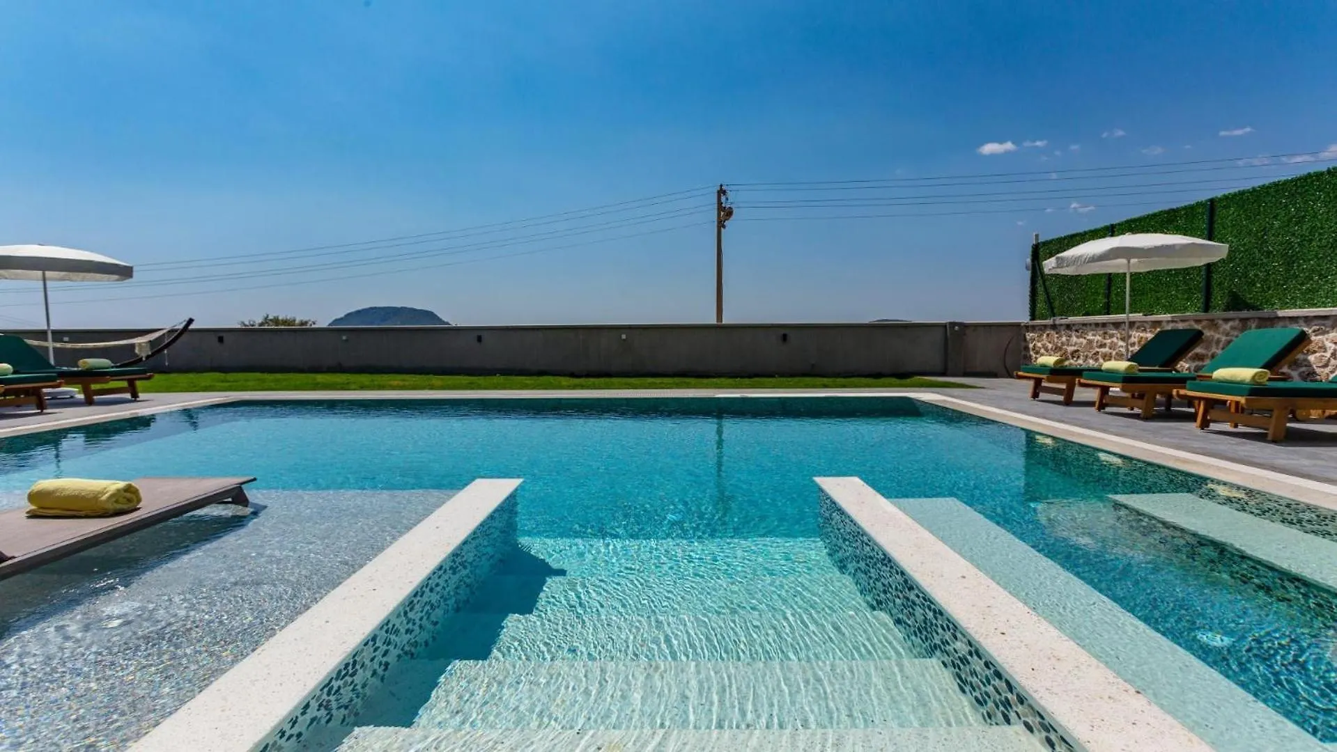 Oludeniz 4 Bedroom Villa - 9318 Fethiye