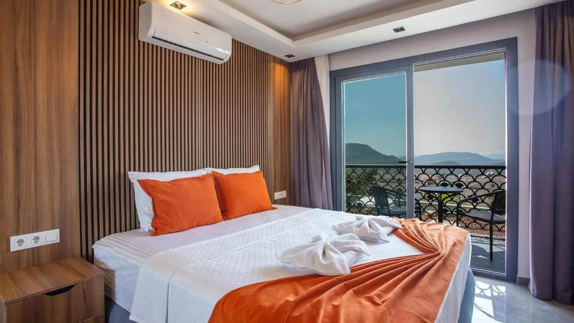 Oludeniz 4 Bedroom Villa - 9318 Fethiye