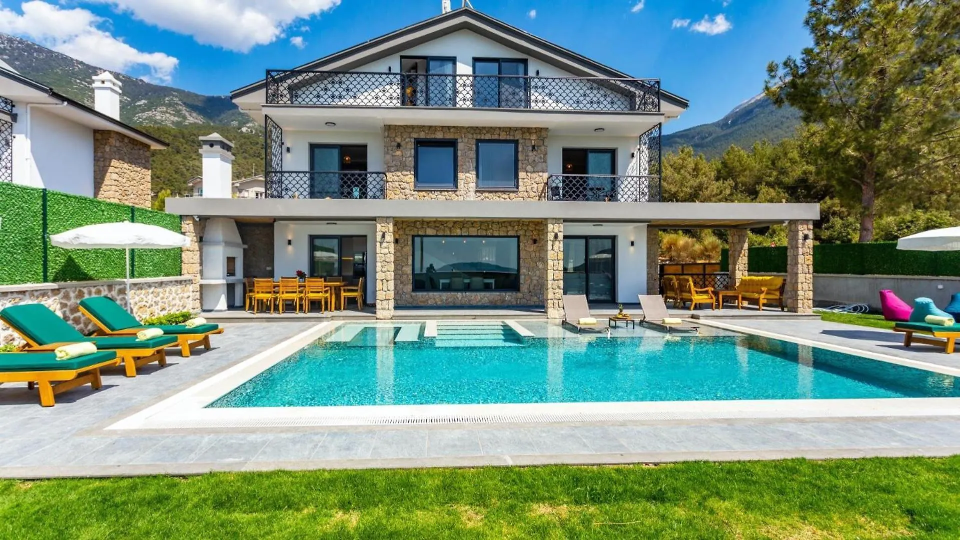 Oludeniz 4 Bedroom Villa - 9318 Fethiye