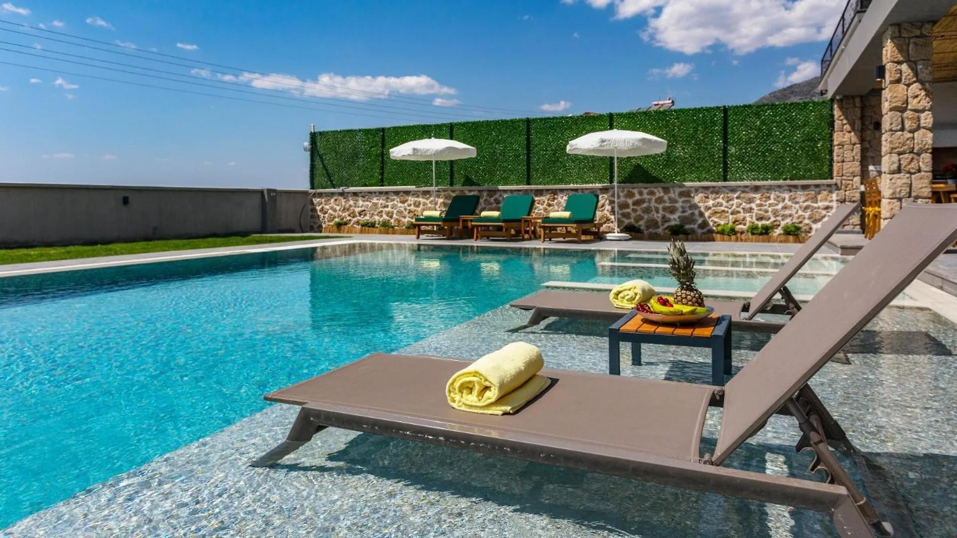 Oludeniz 4 Bedroom Villa - 9318 Fethiye