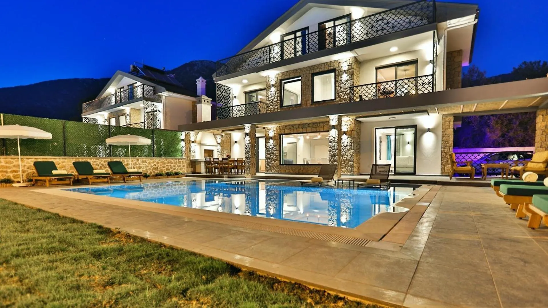 Oludeniz 4 Bedroom Villa - 9318 Fethiye